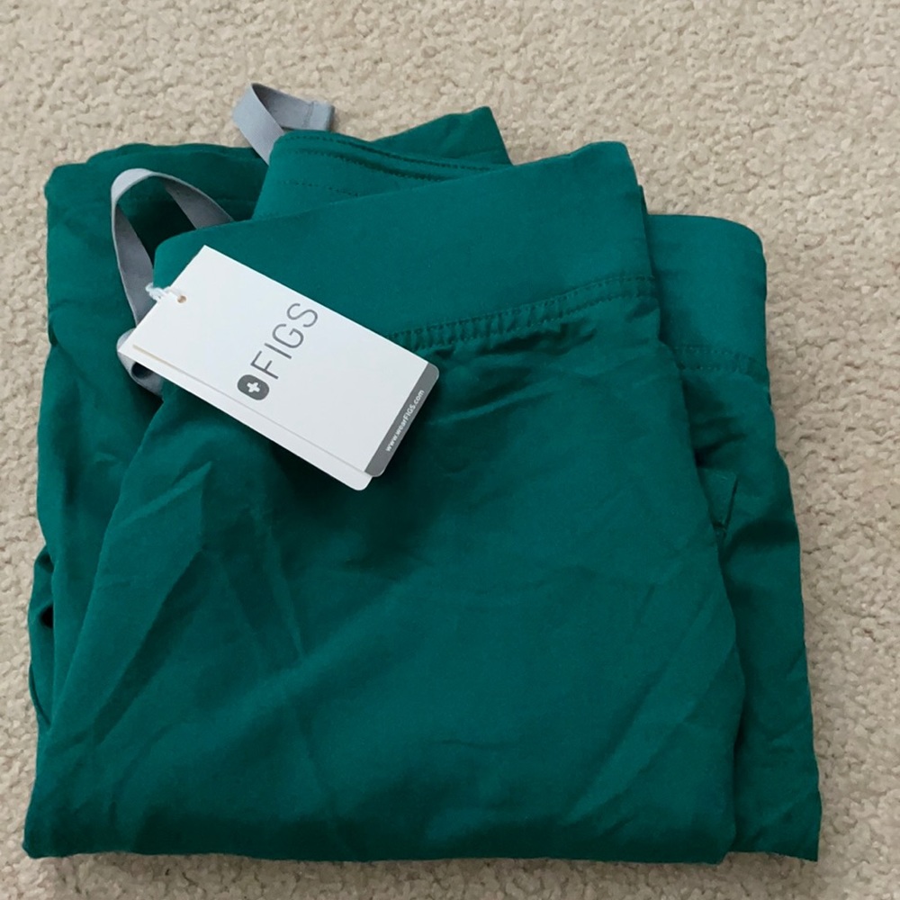 Figs Livingston Basic - image 3